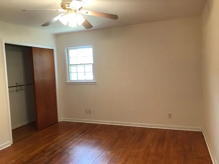 946 Boswell Dr — Photo 11