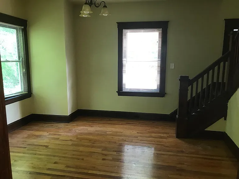 348 Amazon Ave — Photo 2