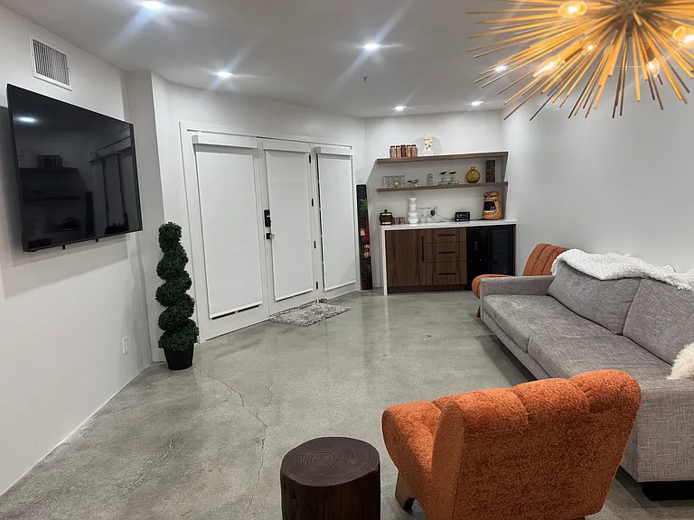 500 E Amado Rd #110 — Photo 3