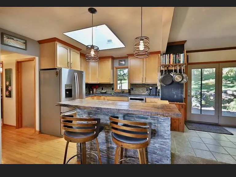 6097 Hellenbrand Rd — Photo 5