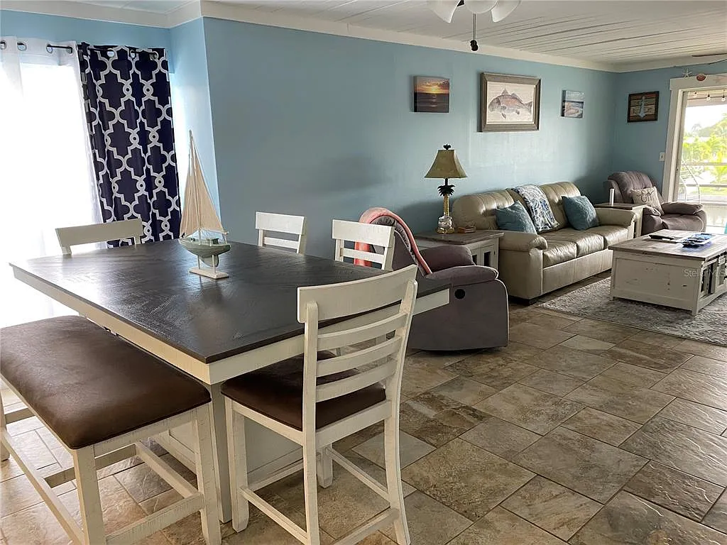 2 bed, 2.0 bath, 1067 sqft, $4,000 — Photo 4