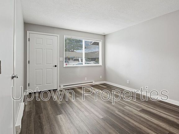 4th image of 1374 SE Cedar St APT 1
