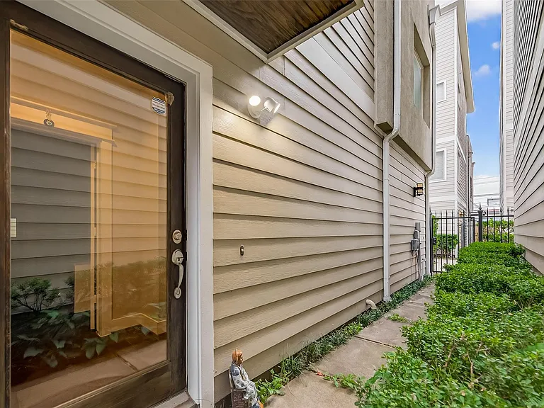 1510 Crockett St #B — Photo 4