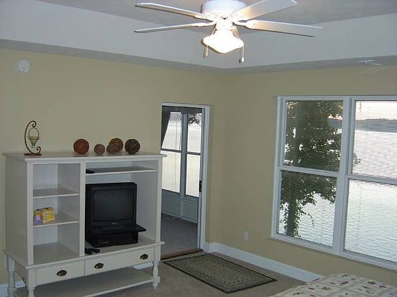 5th image of 638 Moon Bay Dr Unit 1