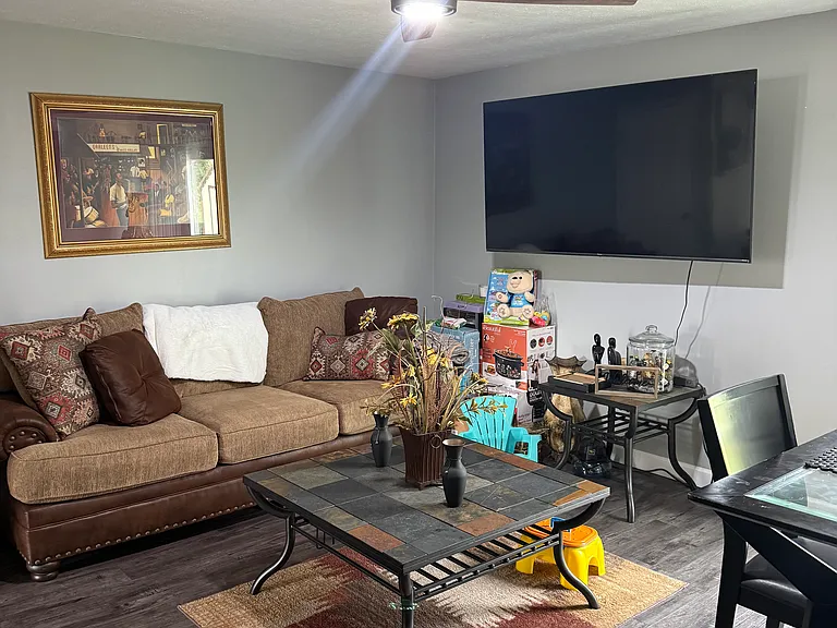 703 Brian Ct — Photo 25