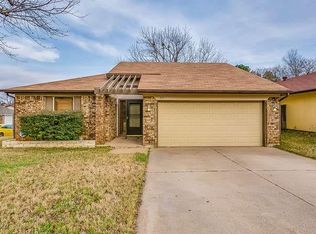 621 Sandy Trl, Fort Worth, TX 76120