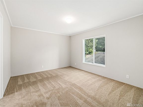 4th image of 225 Tahuyeh Dr NW