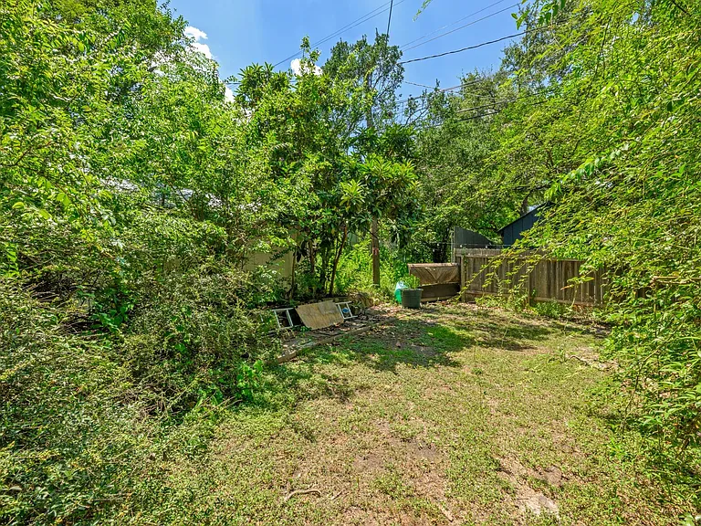 107 E Gibson St — Photo 23
