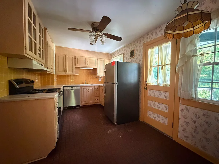 122 Camp Hill Rd — Photo 8