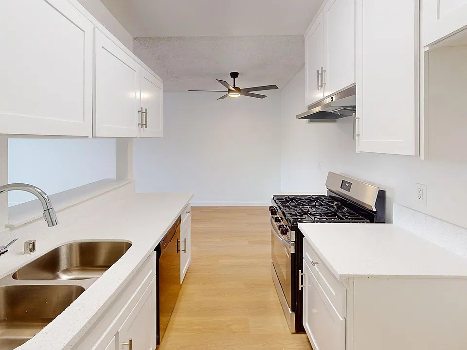 Parkside Villa Apartments