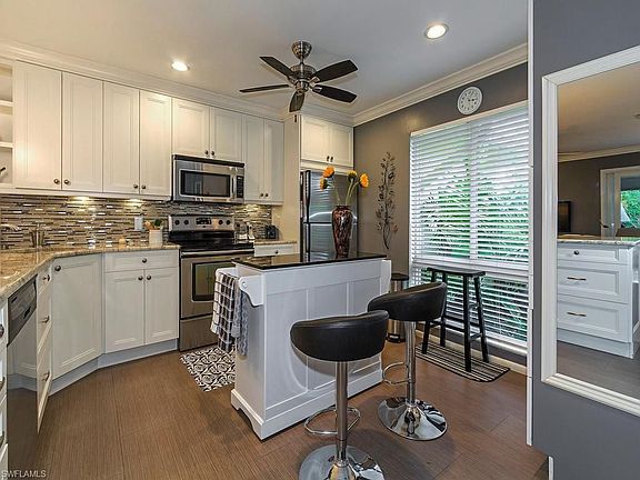 5th image of 39 Glades Blvd APT 2