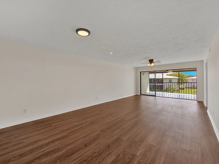 145 Cypress Way E #D-4 — Photo 21