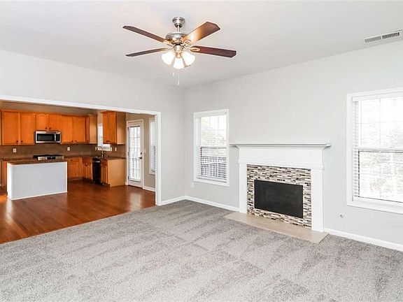 3rd image of 434 Hunt Creek Dr