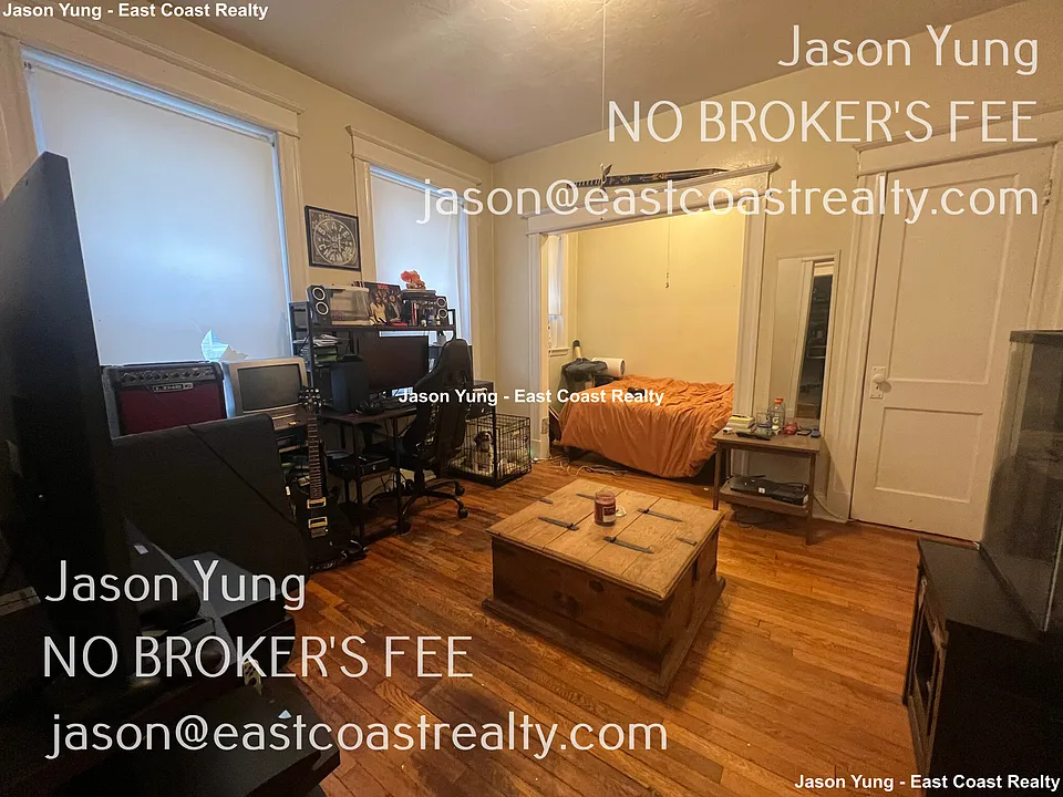64 Woodstock Ave #4