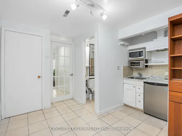 451 Military Trl #102, Toronto, ON M1E 4E8