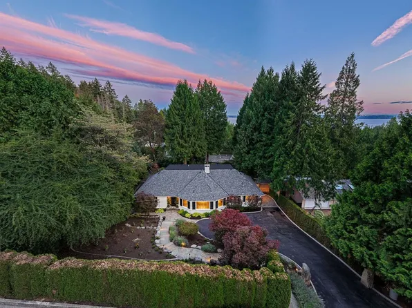4740 Rutland Rd, West Vancouver, BC V7W 1G7