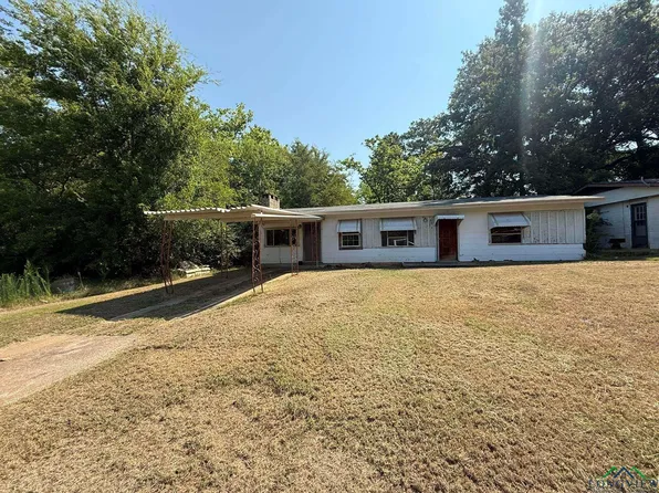 262 Houston St, Lone Star, TX 75668