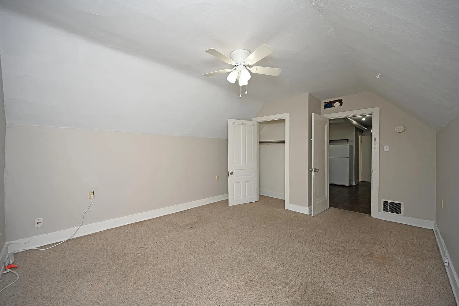 2 bed, 900 sqft, $1,575 — Photo 2