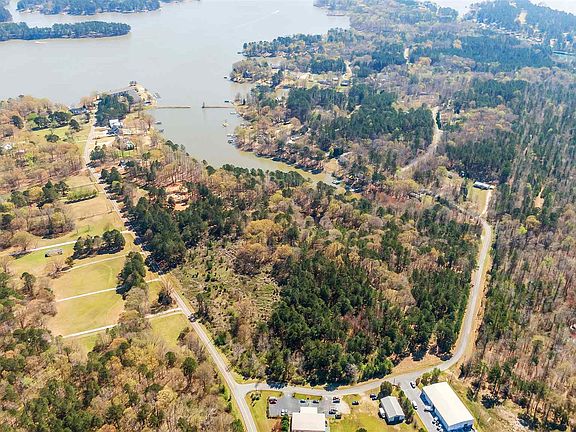 5th image of 143 Lakeview Dr