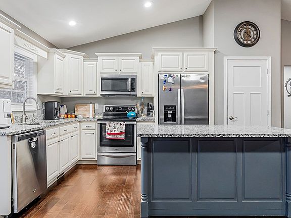5th image of 729 Colby Cir