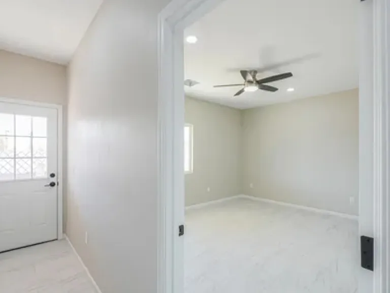229 E Cedar Ave — Photo 12