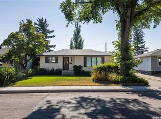 27 Ellison Cres, Regina, SK S4R4V4