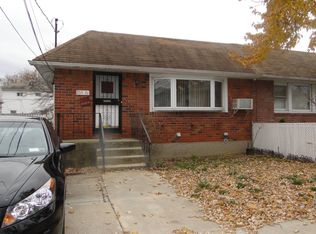 25316 147th Rd, Rosedale, NY 11422