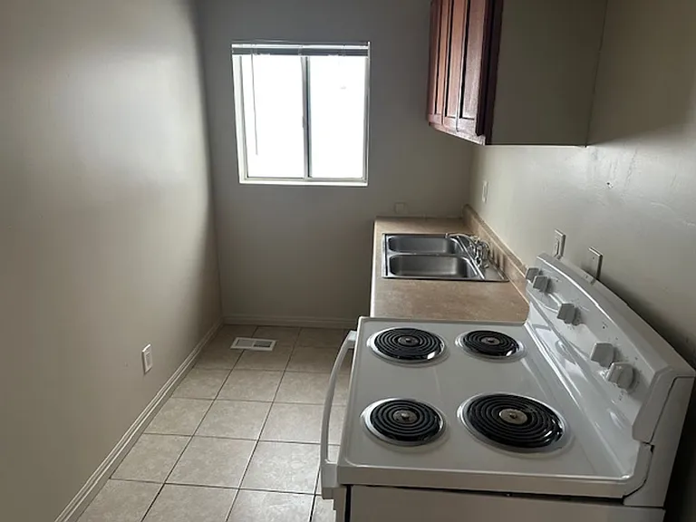 2366 Orchard Ave — Photo 2