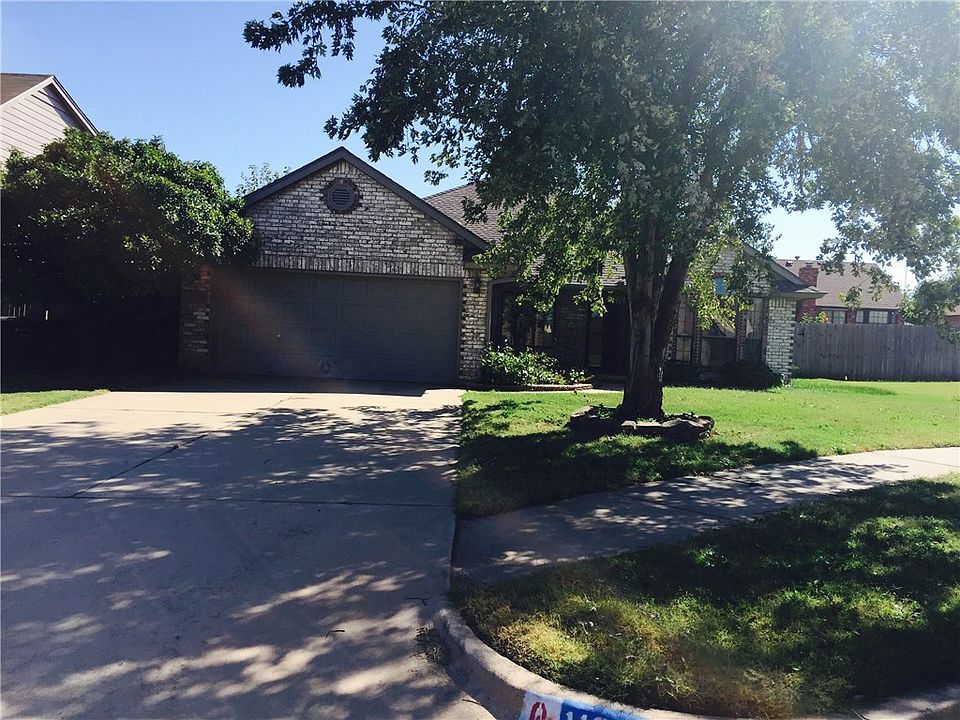 1st image of 1108 NE 9th Ct