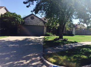 1108 NE 9th Ct, Moore, OK 73160