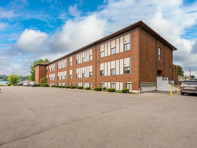 Wilson School Apartments — Photo 6