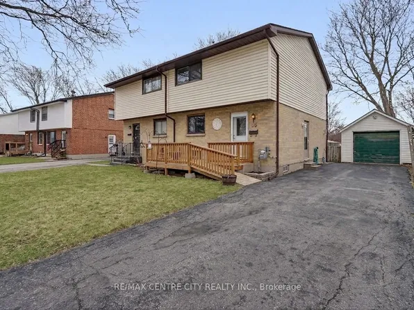 55 Mohegan Cres, London, ON N5V 2X7