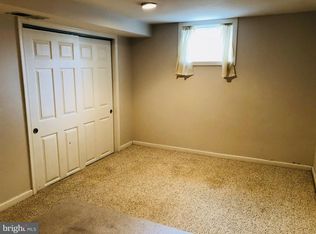 2928 Irvington Rd, Falls Church, VA 22042