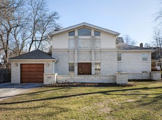 622 Illinois Rd, Wilmette, IL 60091