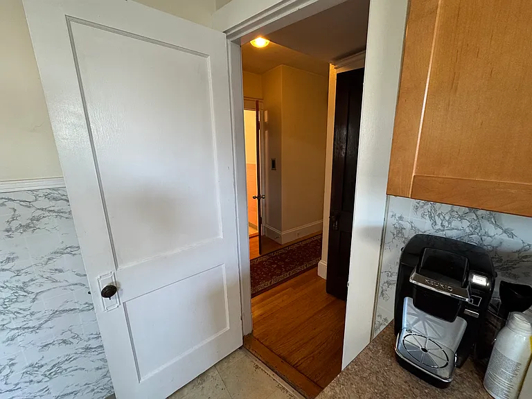 8 Mapleton St — Photo 11