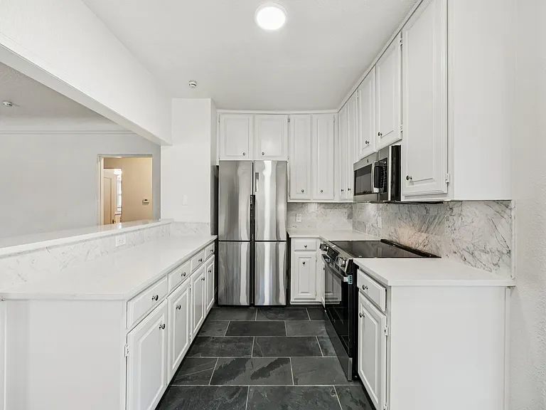 4147 Emerson Ave #4147 — Photo 3