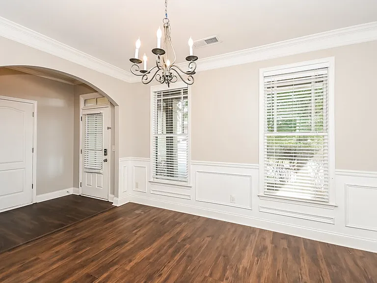 717 Midway Ave — Photo 8