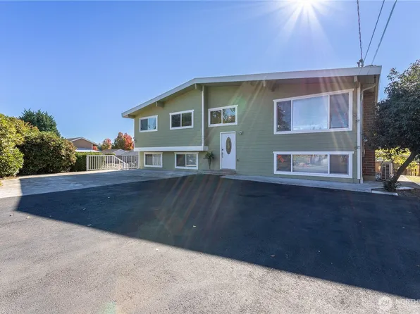 3905 NE 6th Street, Renton, WA 98056