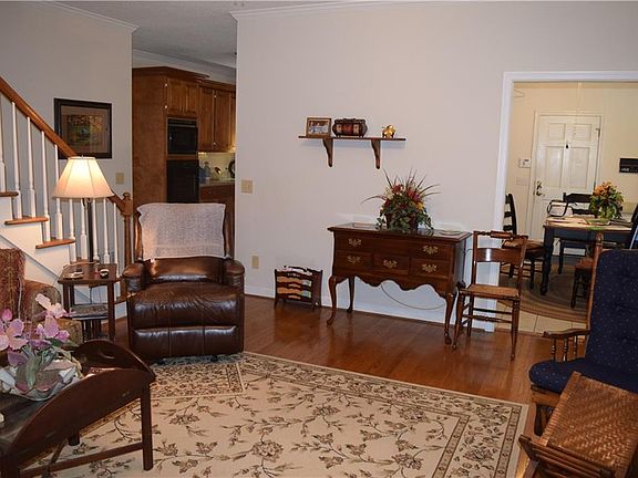 3rd image of 2695 Morgans Walk NW