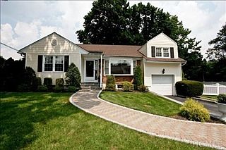 1st image of 6 Vivian Dr