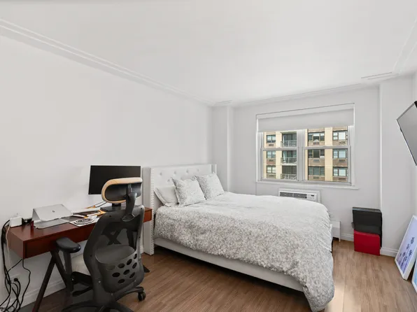 340 East 80th Street image 7 of 12