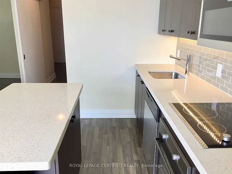 565 Wilson Ave #606W — Photo 16