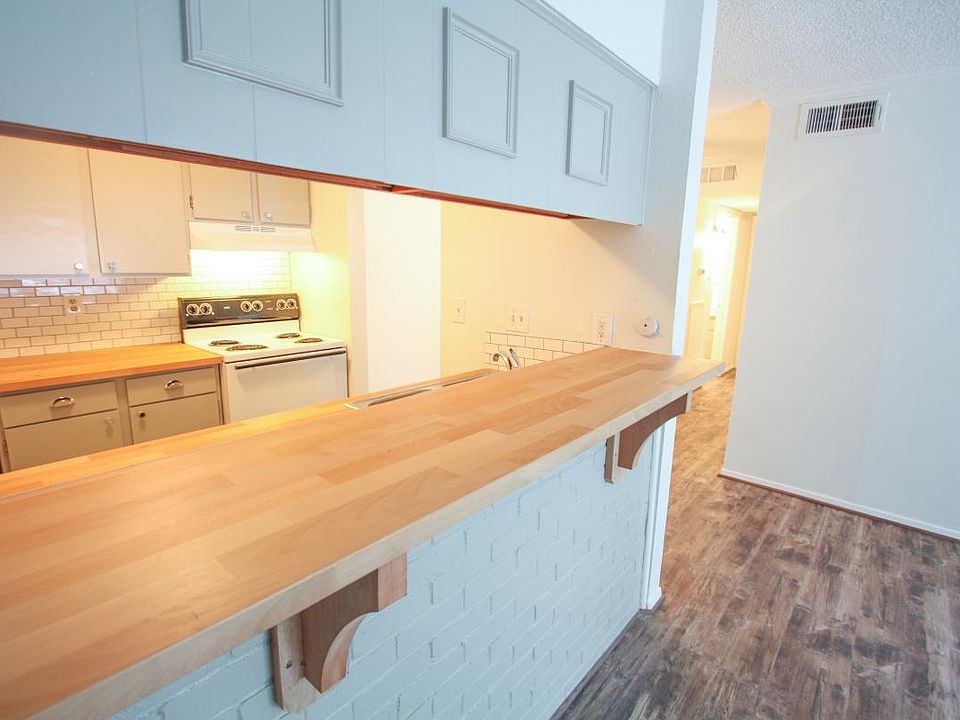 1st image of 121 E 12th St APT 1