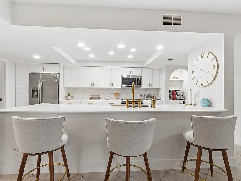 2455 Lindell Blvd #3103 — Photo 6