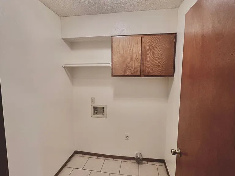 312 Falcon Ct — Photo 15