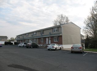 611 Lincoln Way W APT B, Chambersburg, PA 17201