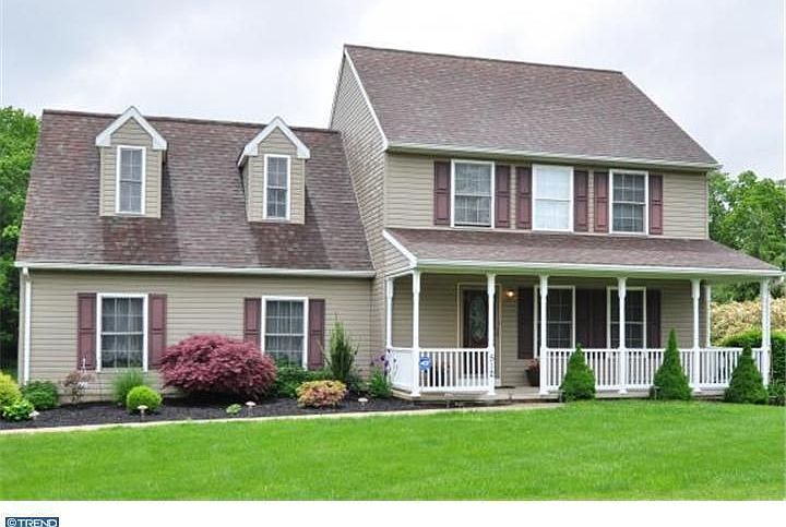1st image of 512 Wacousta Ct