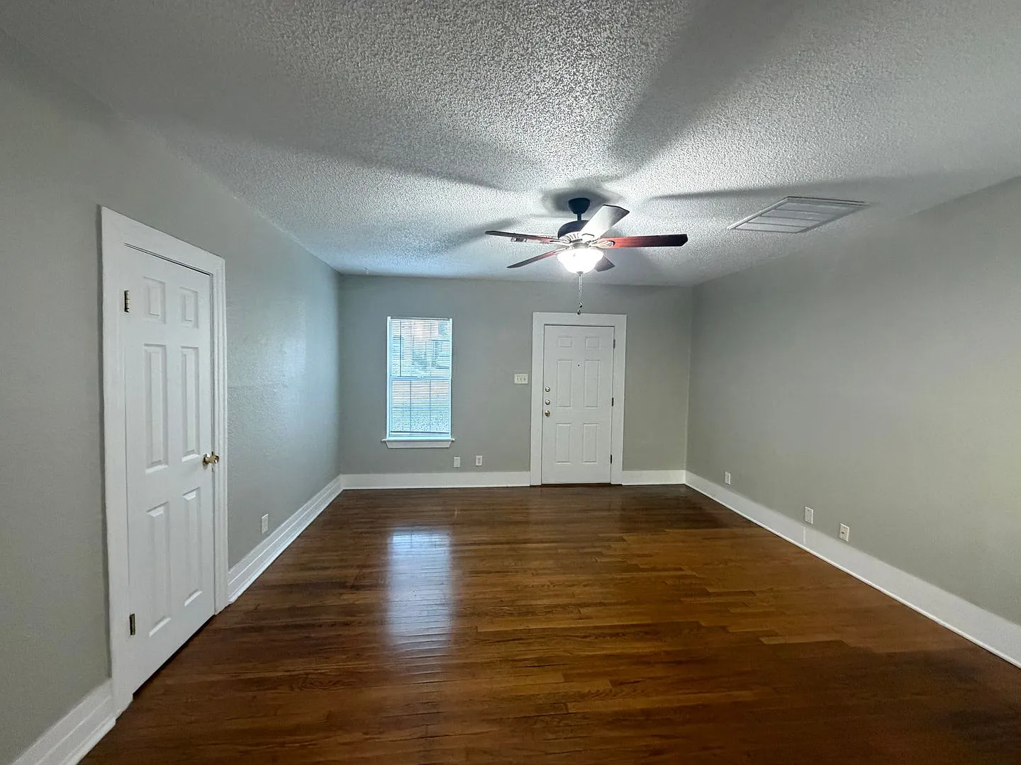 Beautiful Historic Condo in Alta Vista! — Photo 2