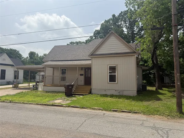 309 W 8th St, Bonham, TX 75418