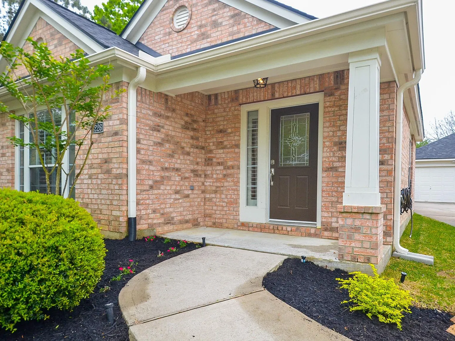 3 bed, 2.0 bath, 2174 sqft, $2,650 — Photo 3